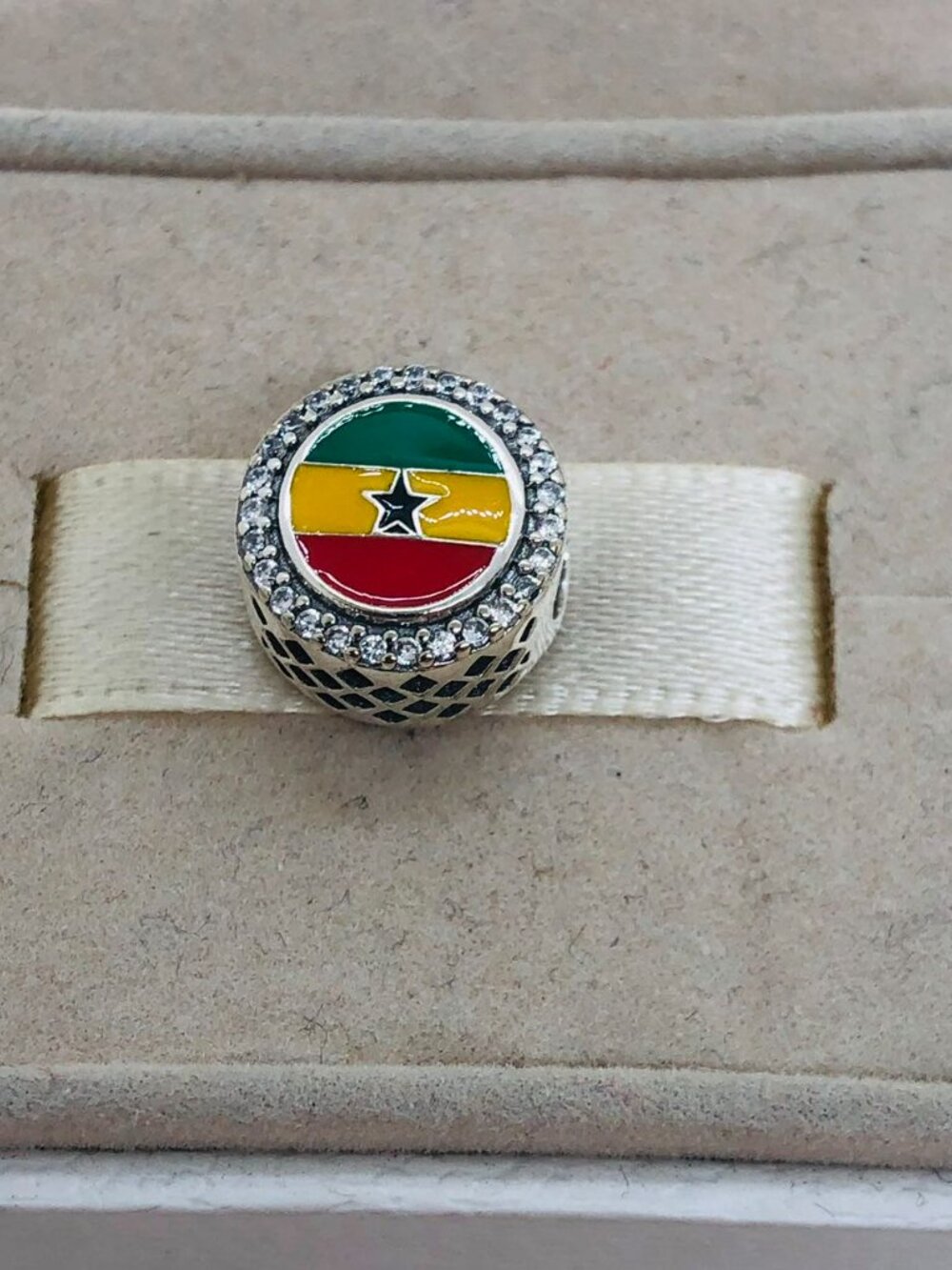 ✨🔥Pandora Ghana Country Flag Exclusive Round Sparkling Charm